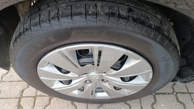 Toyota Yaris 1.33 DUAL VVT-I LUNA