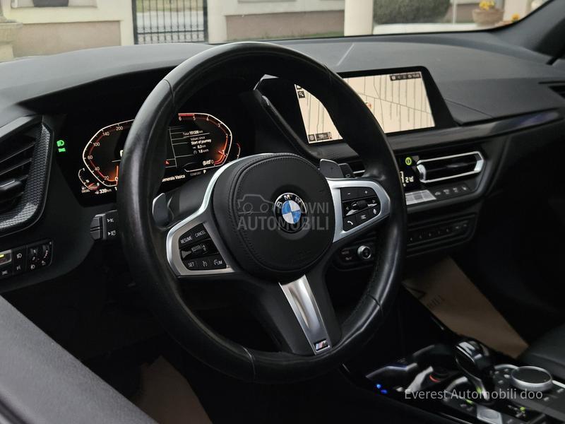 BMW 118 D/EXECUTIVE/PANO