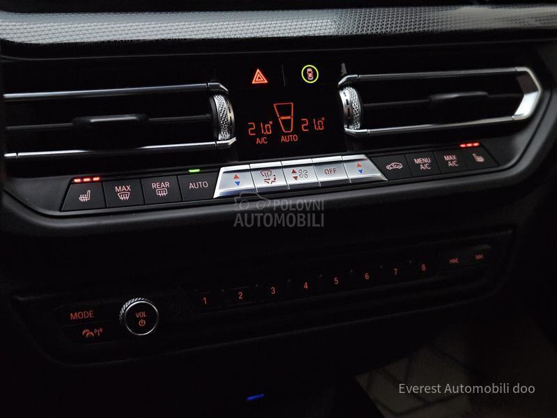 BMW 118 D/EXECUTIVE/PANO