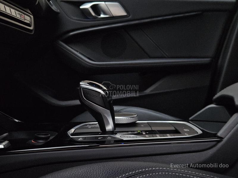 BMW 118 D/EXECUTIVE/PANO