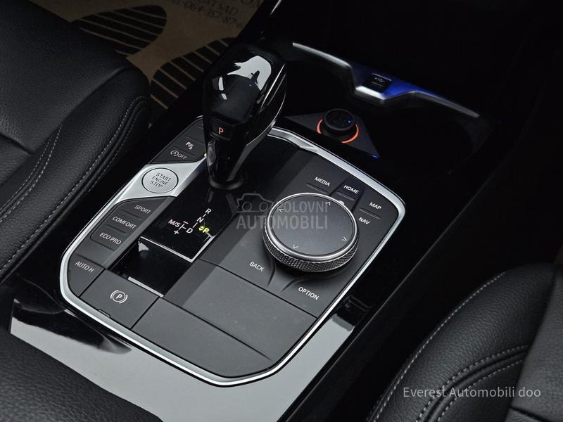 BMW 118 D/EXECUTIVE/PANO