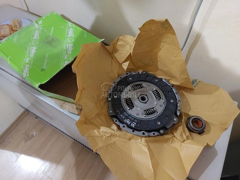 Set kvacila potpuno novo