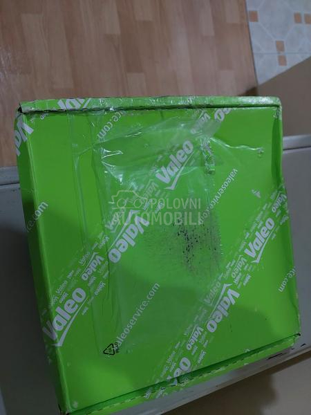 Set kvacila potpuno novo