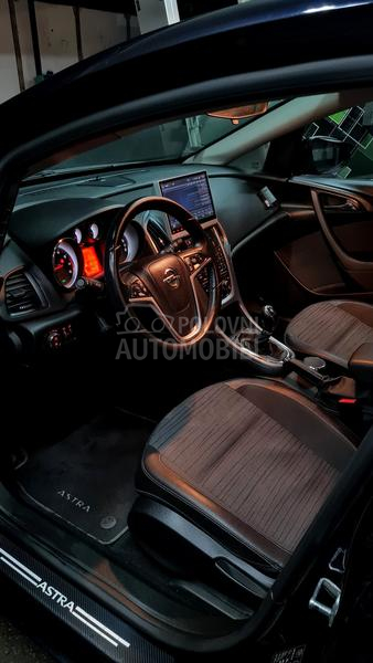 Opel Astra J 