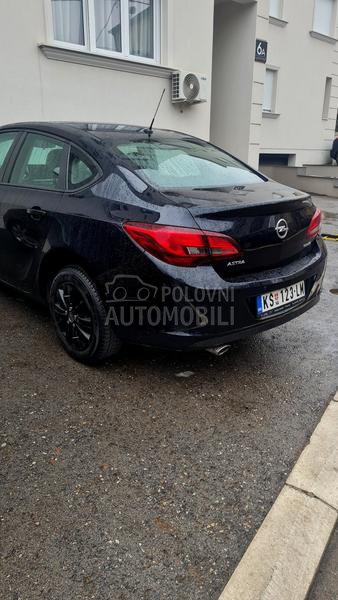 Opel Astra J 
