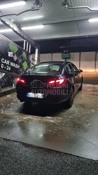 Opel Astra J 