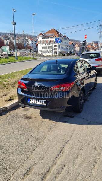 Opel Astra J 