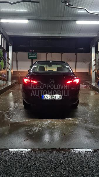 Opel Astra J 