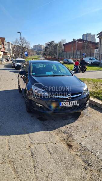 Opel Astra J 