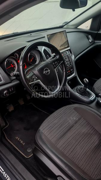 Opel Astra J 