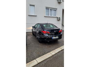 Opel Astra J 