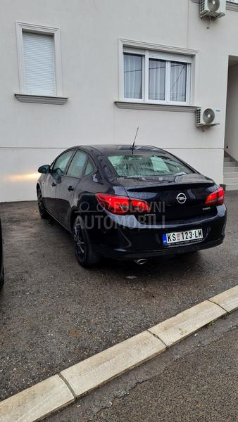 Opel Astra J 