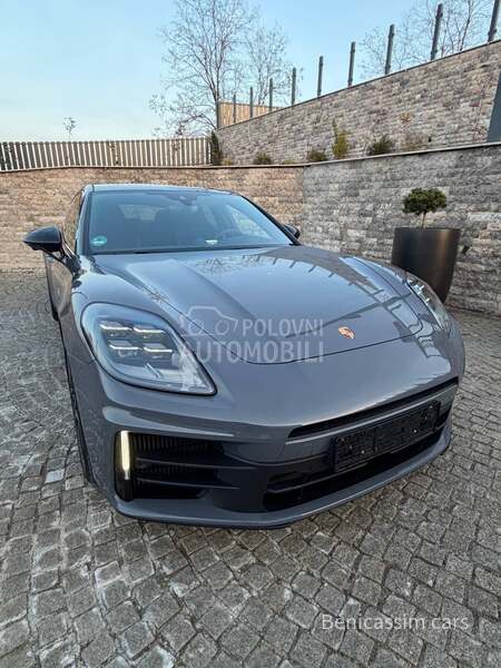 Porsche Panamera 4