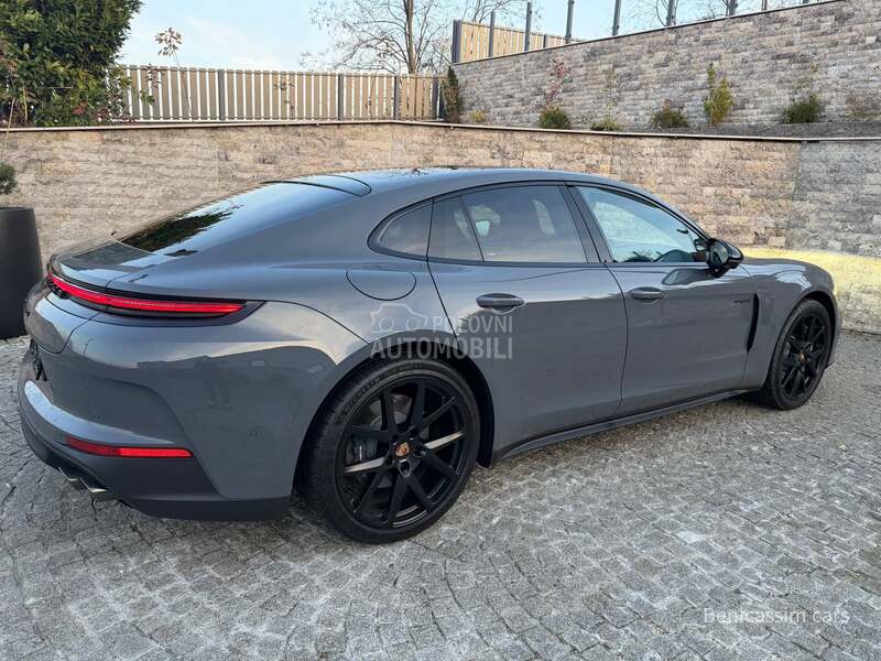Porsche Panamera 4