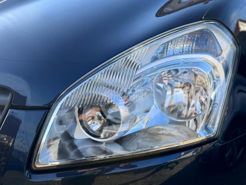 Nissan Qashqai 2.0dci 4WD TEKNA CH