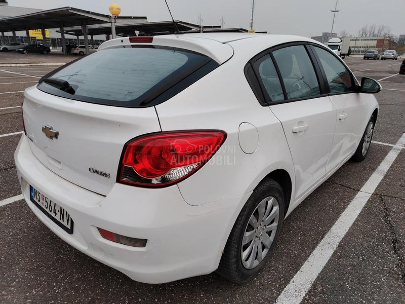 Chevrolet Cruze 1.6 P L I N