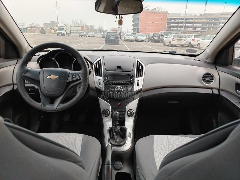 Chevrolet Cruze 1.6 P L I N