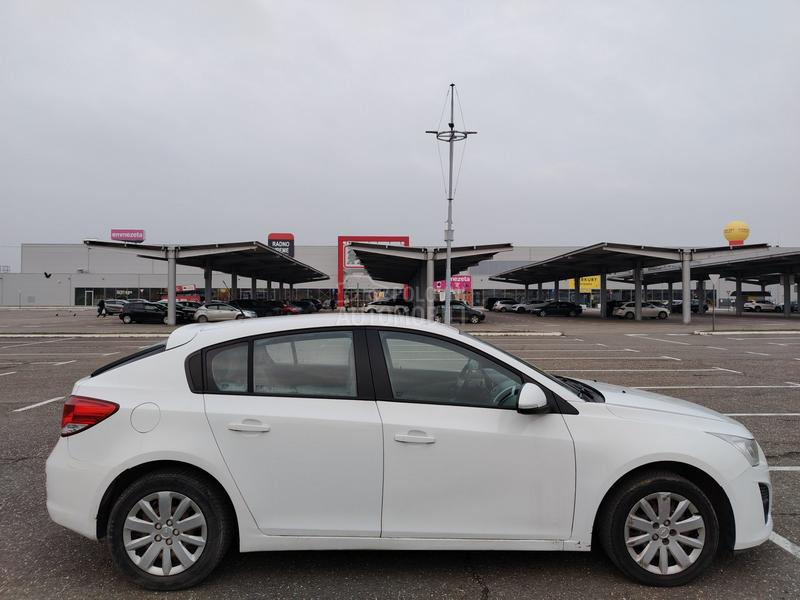 Chevrolet Cruze 1.6 P L I N