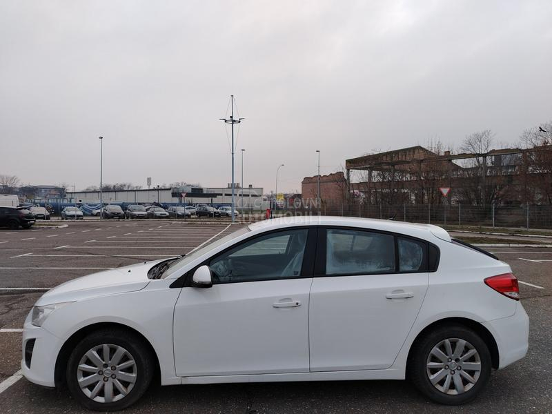 Chevrolet Cruze 1.6 P L I N