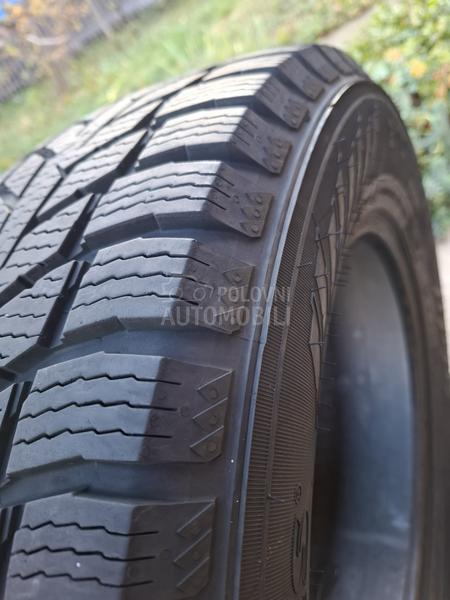 Nexen 215/65 R16 Zimska