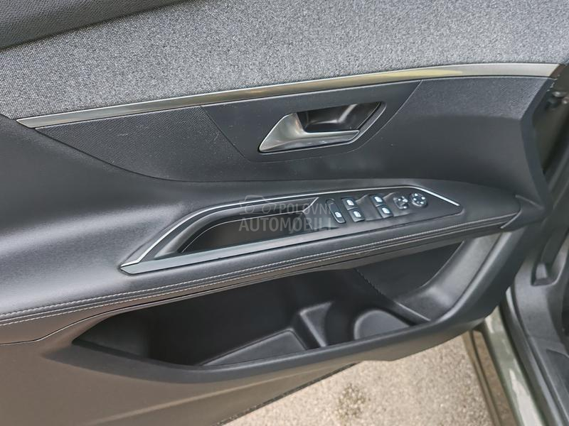 Peugeot 3008 1.2 Allure/auutomat