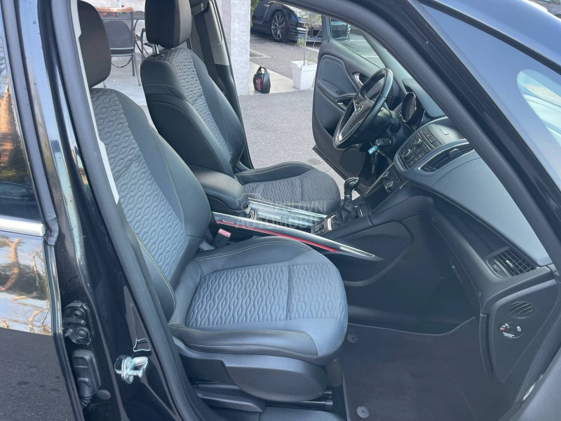 Opel Zafira C O S M O 7 Sed