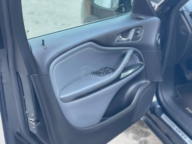 Opel Zafira C O S M O 7 Sed