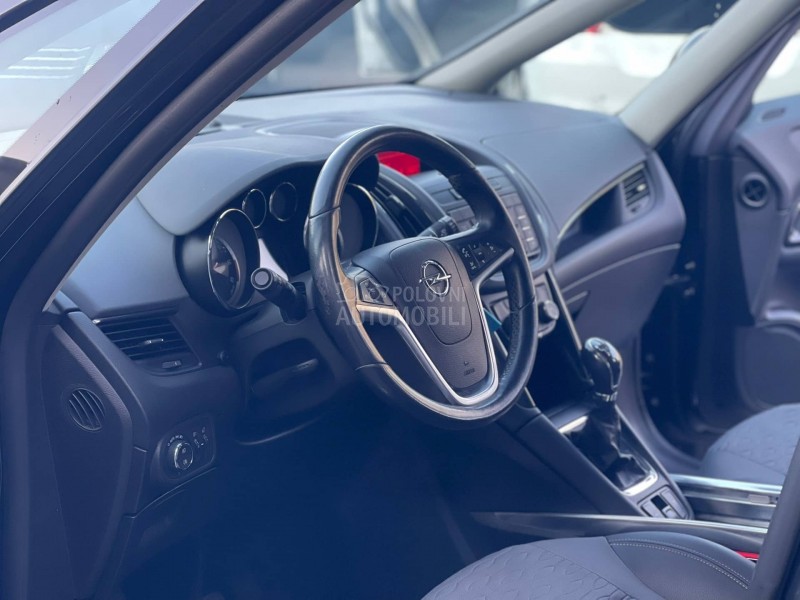 Opel Zafira C O S M O 7 Sed