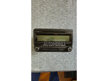 Prodajem Radio CD pleyer za Volkswagen Golf 5, Golf 6, Golf Sportsvan ...