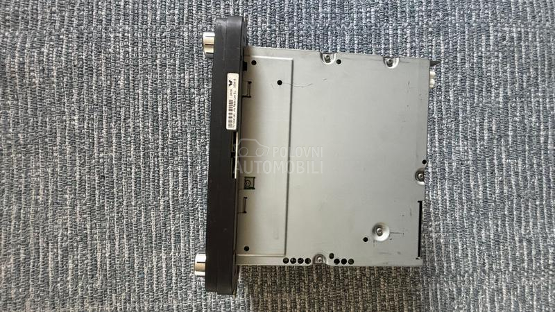 Prodajem Radio CD pleyer