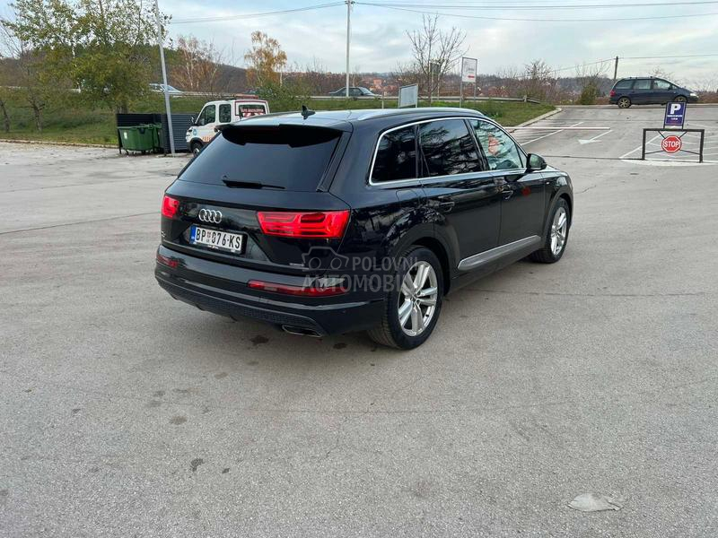 Audi Q7 S Line