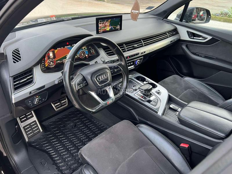 Audi Q7 S Line