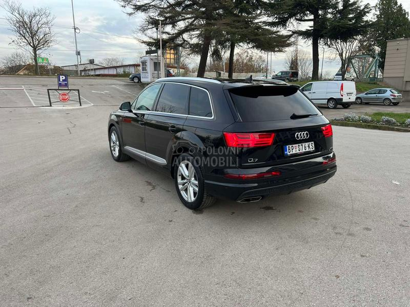 Audi Q7 S Line
