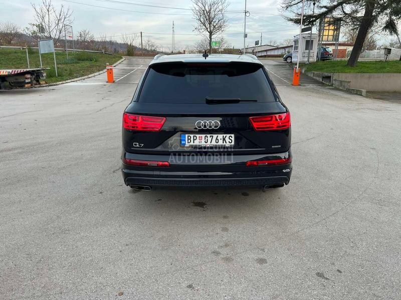 Audi Q7 S Line