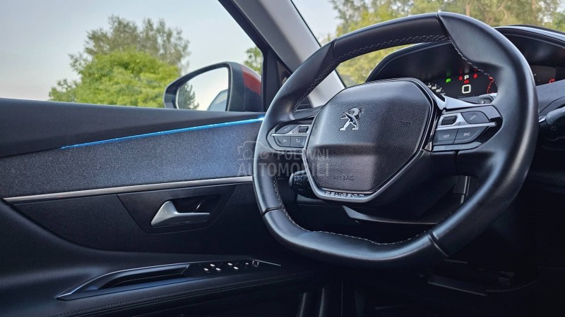 Peugeot 3008 1.5d 131 Allure/Led