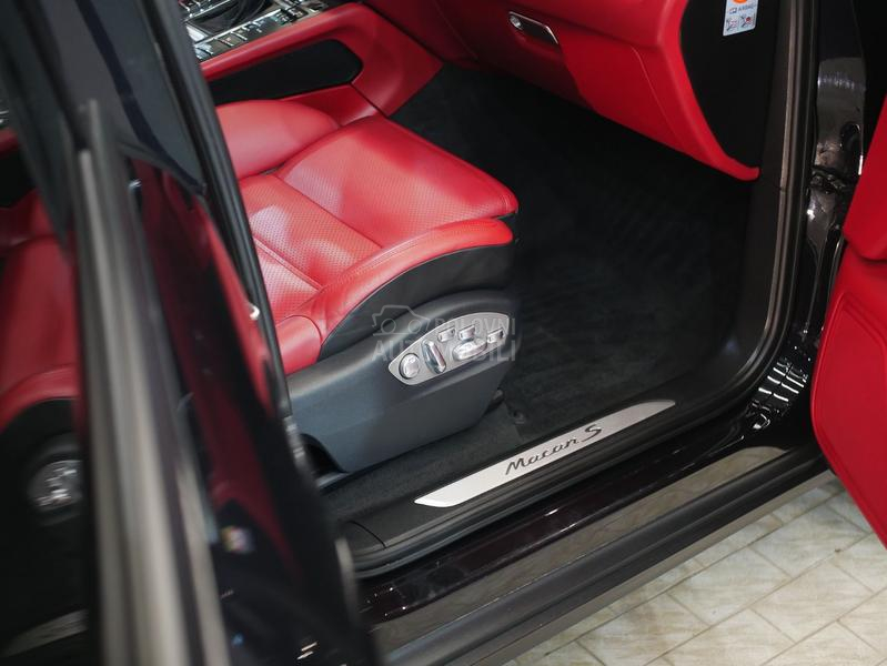Porsche Macan S