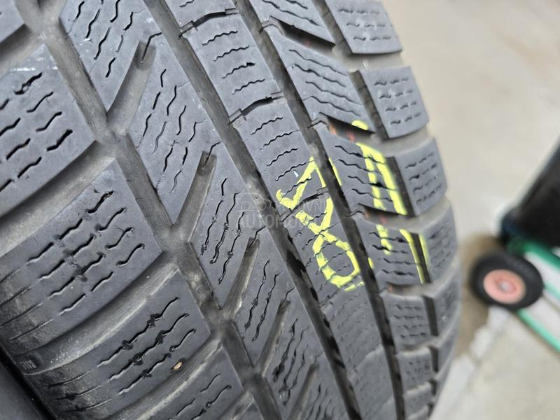 Continental 215/65 R17 Zimska