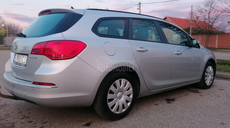 Opel Astra J Navgacija/siber