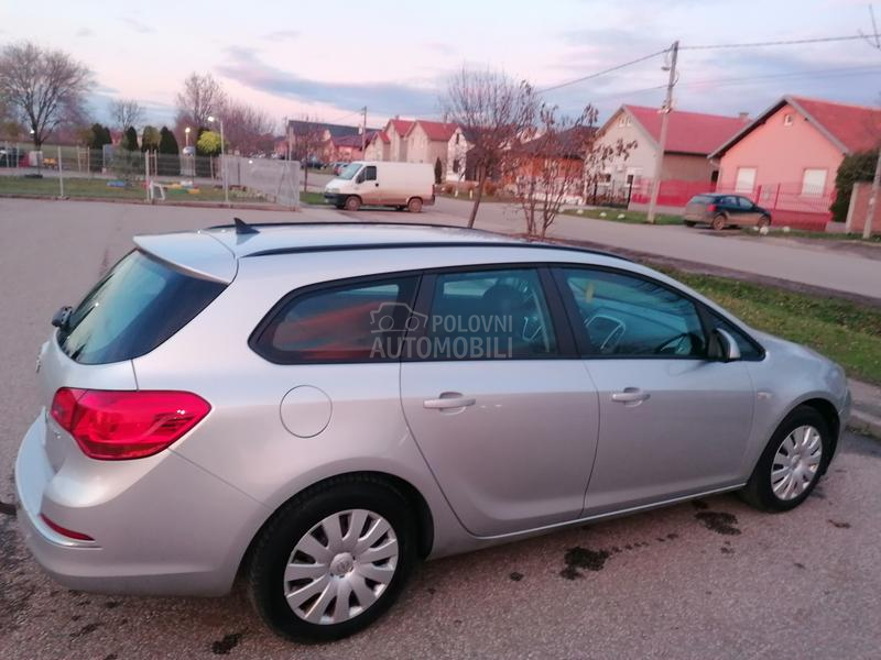 Opel Astra J Navgacija/siber