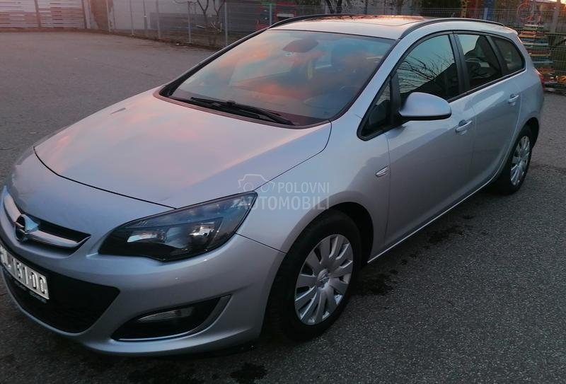 Opel Astra J Navgacija/siber