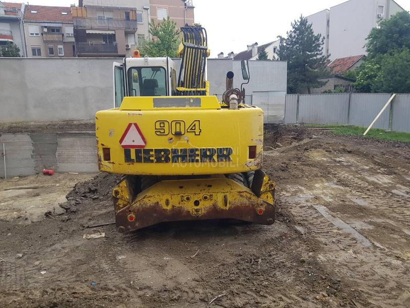 Liebherr 904