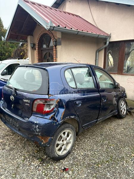 Delovi za Toyota Yaris 1,3 2002. god.