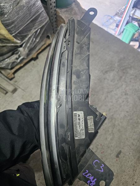 dnevno svetlo led desno