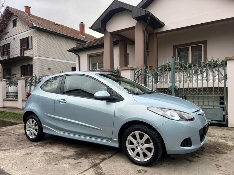 Mazda 2 