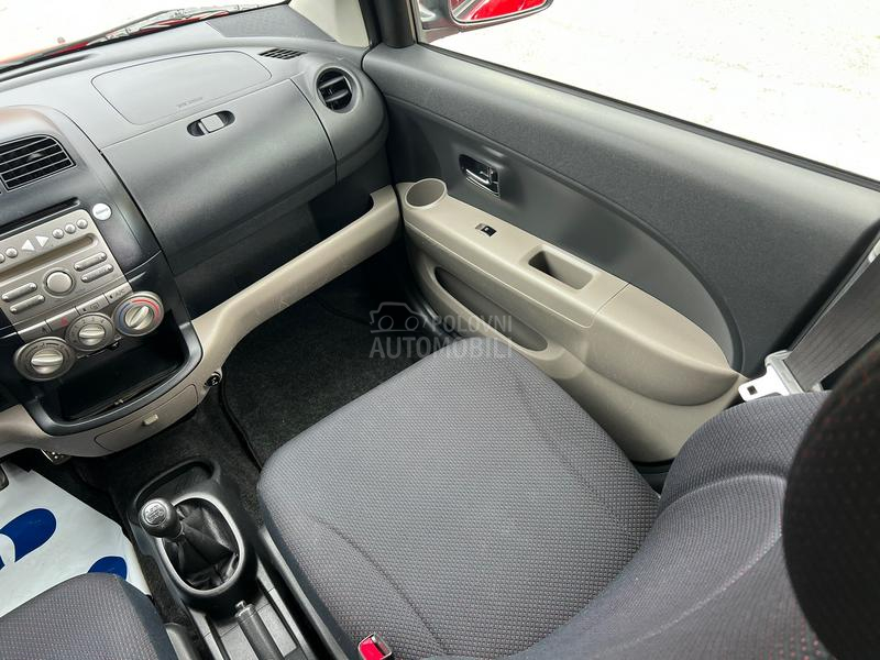 Daihatsu Sirion iz CH