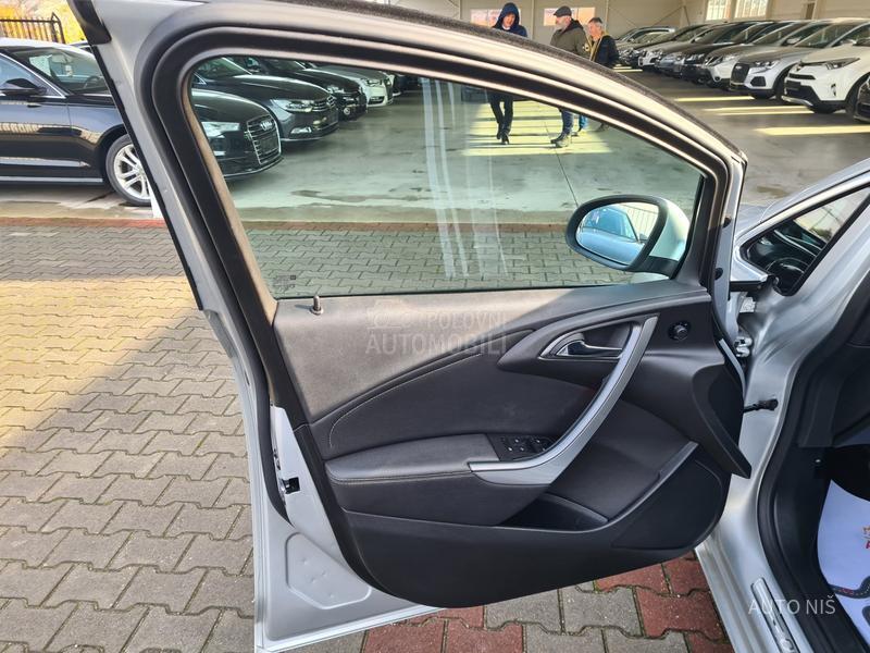 Opel Astra J 1.7 CDTI COSMO