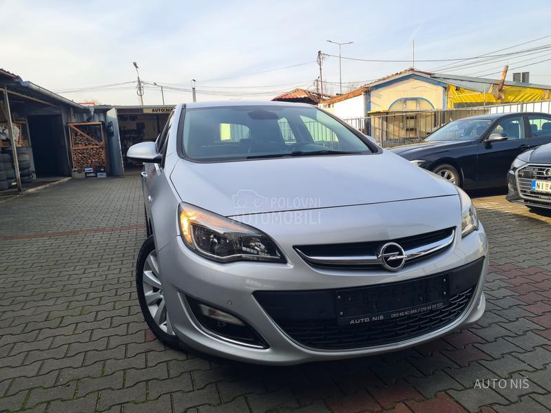 Opel Astra J 1.7 CDTI COSMO