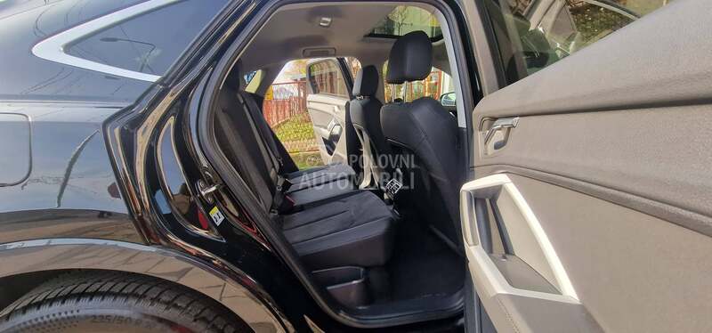 Audi Q3 S line  Matrix