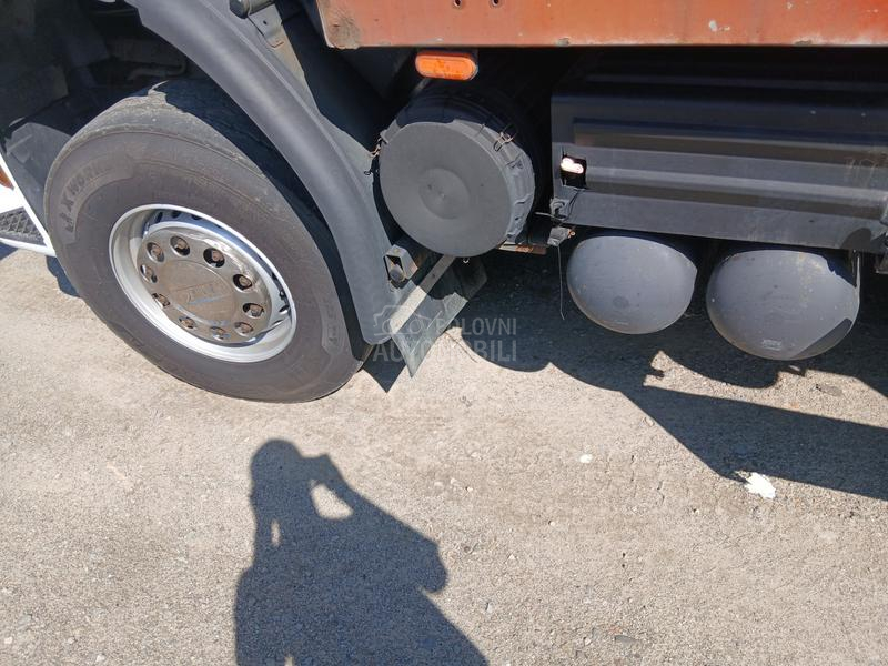 Renault PREMIUM LANDER