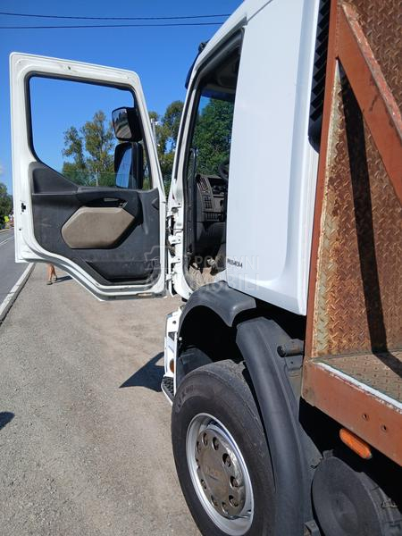 Renault PREMIUM LANDER